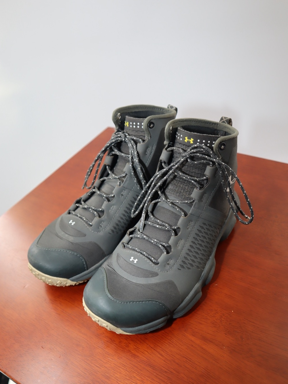 Under Armour Women’s Black/Grey High-Top Athletic Boots